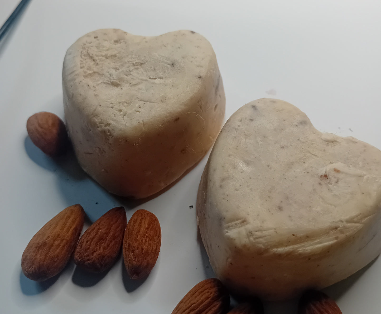 Familienset Mandel (6 x 70g Herzen,2 x100g 3D Herz,3 x 30g Gästeseifen) SPARE 8,00€